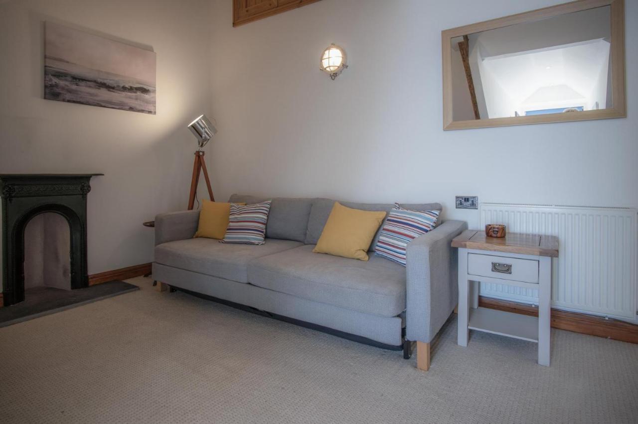 The Nest - 1 Bedroom Apartment - Tenby Dış mekan fotoğraf
